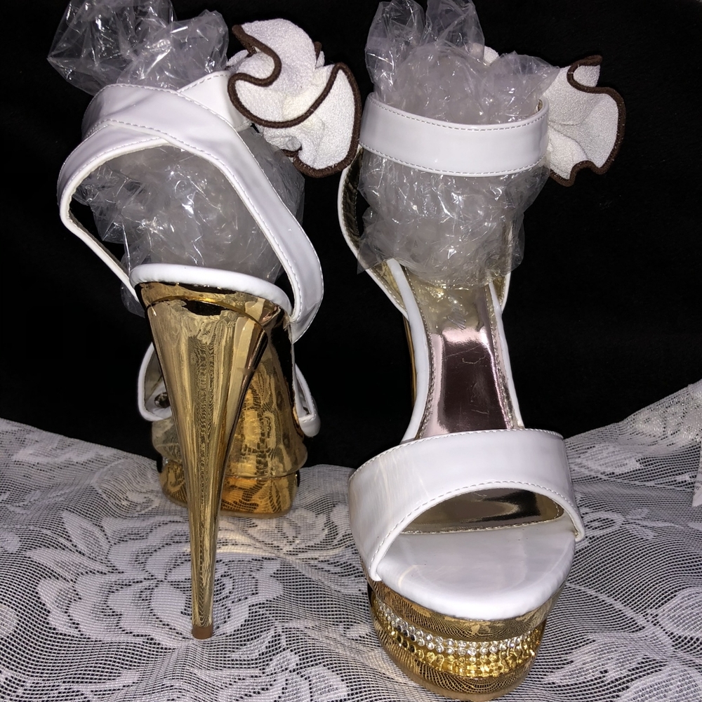 Shoes - Picture 2 of 3